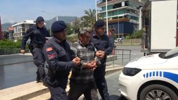 Alanya’da Koyuna Tekme Atıp, İple Eziyet Eden Şahıs Tutuklandı