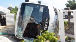 Antalya’da Minibüs Devrildi: 19 Yaralı