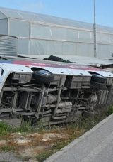 Antalya’da Turistleri Taşıyan Midibüs Devrildi: 18 Rus ve Şoför Yaralandı