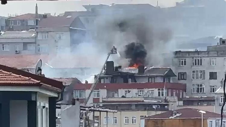 Bağcılar’da Apartman Yangını Meydana Geldi