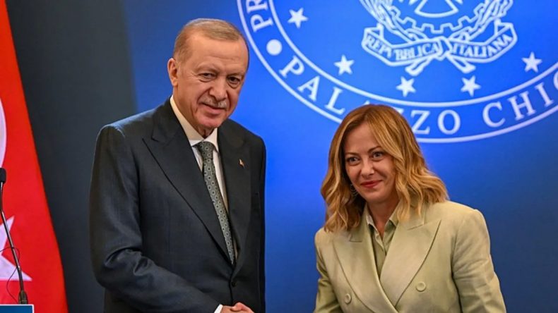 Başkan Erdoğan, İtalya’dan yurda döndü