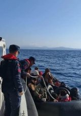 İzmir’de 74 Düzensiz Göçmen Yakalandı