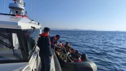 İzmir’de 74 Düzensiz Göçmen Yakalandı