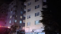 Kadıköy’de Balkon Çöktü, Bina Tedbiren Boşaltıldı