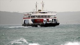 Kuzey Ege’de Fırtına Nedeniyle Feribot Seferleri İptal Edildi