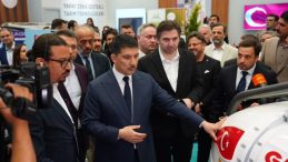 Verimlilik ve Teknoloji Fuarı’nda Hasan Doğan’a yoğun ilgi: Türkiye dipten gelen büyük bir değişim yaşıyor