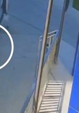 1 Yaşındaki Çocuk 5. Kattan Beton Zeminine Düştü: Trajedi!