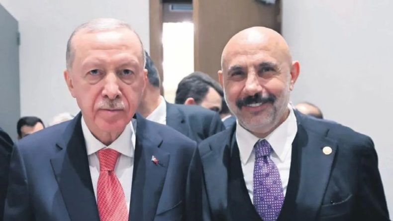 300 Yıllık Aile Mirası Kuran-ı Erdoğan’a Hediye Edildi