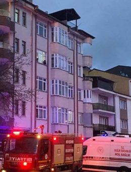 35 Yaşındaki Kadının Trajik Ölümü: Dördüncü Kattan Düşerek Hayatını Kaybetti!