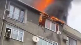 5 Katlı Binada Çatı Yangını Paniğe Neden Oldu