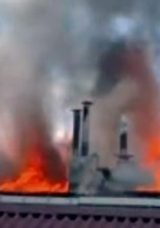 5 Katlı Binanın Çatısında Yangın Çıktı