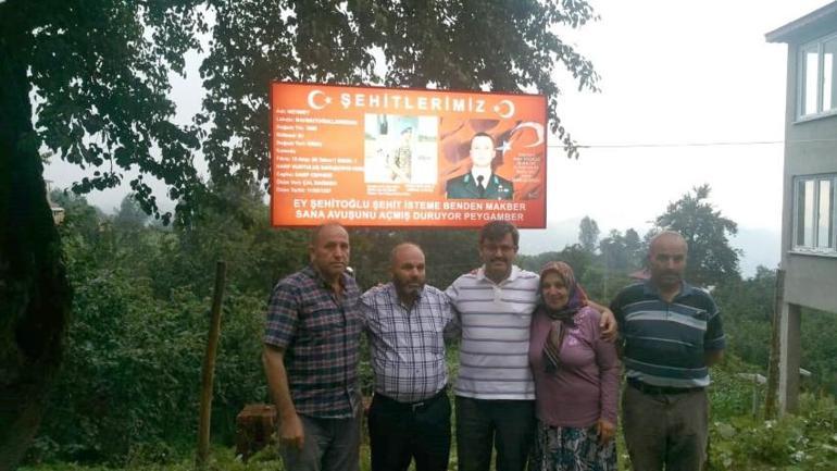 Dede Anıtı