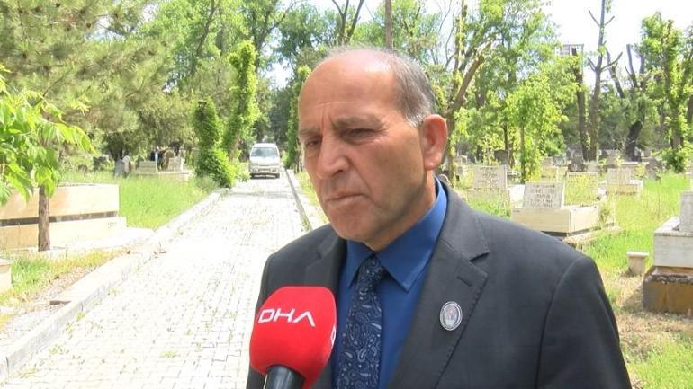 Şehit Mezarına Toprak