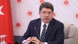Adalet Bakanı Yılmaz Tunç’tan Özgür Özel’e Saldıran Kişi Hakkında Açıklama: Yorumlar Gerçeği Yansıtmıyor