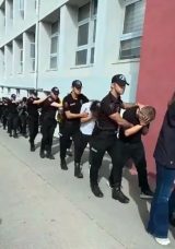 Adana’da Yasa Dışı Bahis Çetesi Çökertildi: 2,5 Milyon Liralık Para ve Altına El Konuldu!