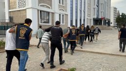 Adıyaman’da Masaj Salonuna Fuhuş Baskını: 14 Kişi Gözaltında!