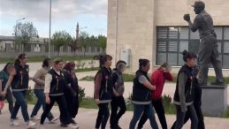 Afyonkarahisar’da Fuhuş Operasyonu: 12 Kadın Kurtarıldı, 2 Şüpheli Tutuklandı