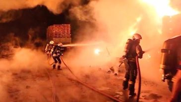 Ahşap Palet Deposunda Yangın Çıktı