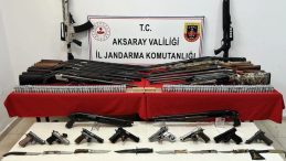 Aksaray’da 35 Adrese Silahlı Maganda Operasyonu: Evlerden Cephanelik Çıktı