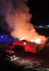 Alevler Geceyi Aydınlattı: Dinlenme Tesisinde Yangın Paniği