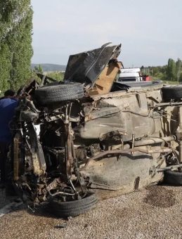 Anneler Günü’nde trajik kaza! Kadın yaşamını yitirdi, eşinin ve çocuğunun durumu kritik