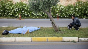 Antalya’da Kazada Hayatını Kaybeden Arkadaşının Yanından Ayrılmadı