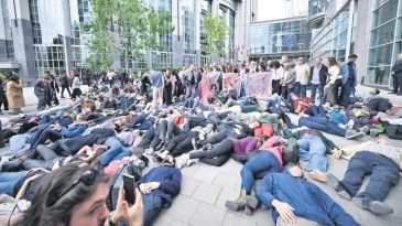 AP Önünde Yere Yatan Vekil Aktivist: Artık Dayanamıyoruz
