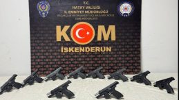 Araç değil sanki mühimmat deposu, motoruna kadar silahla doldurmuşlar