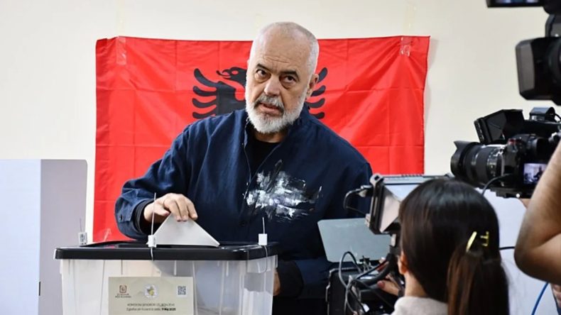 Arnavutluk’ta Seçim Heyecanı: Halk Sandık Başına Gidiyor
