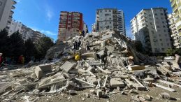 Asrın felaketinde yaşamını yitirenlerin altınlarını zimmetine geçiren polis ihraç edildi