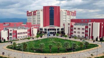 Aydın’da ‘bıçak parası’ aldığı iddia edilen profesör ve sekreteri gözaltında