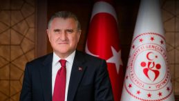 Bakan Bak, Türkiye Kupası’nı Kazanan Galatasaray’ı Kutladı