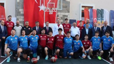Bakan Bayraktar Erzincan’da Gençlerle Basketbol Maçı Gerçekleştirdi
