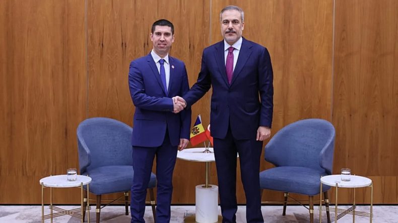 Bakan Fidan Polonya’daki Görüşmelerine Devam Ediyor