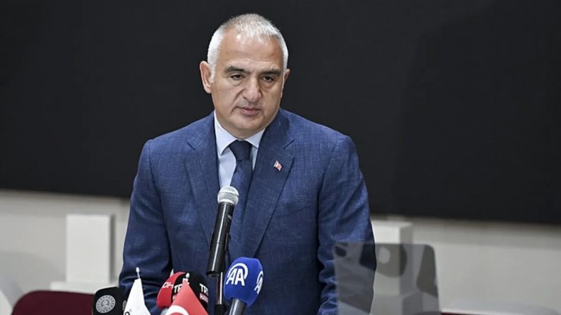 Bakan Mehmet Nuri Ersoy: Sezai Karakoç’un hayatında bir hazine saklıdır