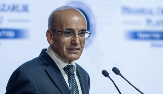 Bakan Şimşek, Endonezya Maliye Bakanı Indrawati ile görüştü