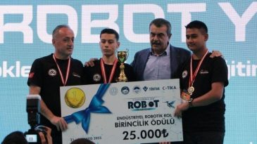Bakan Tekin: Öğrencilerin bilgiyi beceriye dönüştürmeleri önceliğimiz