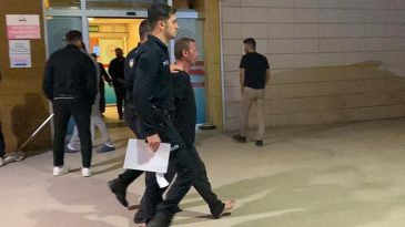 Balta ile Sokaklarda Dehşet Saçtı, Polise Saldırdı