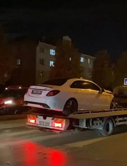 Başakşehir’de Araç Çarpışması: 5 Kişi Yaralandı!