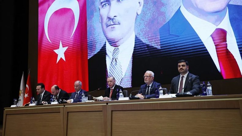 Başkan Erdoğan’dan MKYK’da Önemli Uyarılar! 10 Kişilik Komisyon Kuruluyor