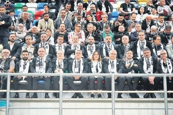 Bayrakları hazırlayın!