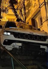 Beşiktaş’ta Cip Bina Boşluğuna Uçtu