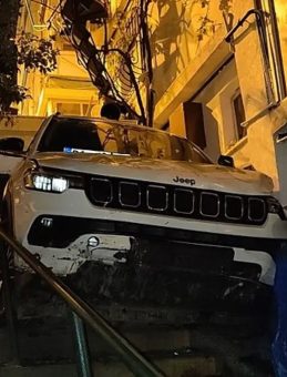 Beşiktaş’ta Cip Bina Boşluğuna Uçtu