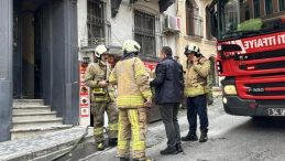 Beyoğlu’nda Bir İş Yerinin Bacasında Yangın Söndürüldü