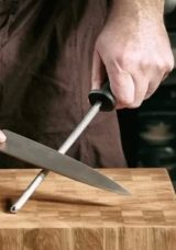 Bıçak Nasıl Bilenir? Evde En İyi Bıçak Bileme Yöntemi Nedir?