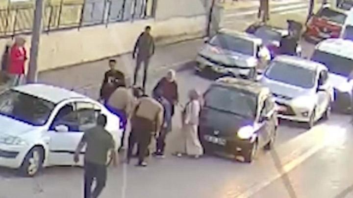 Boğazına Yiyecek Takılan 8 Aylık Bebek, Heimlich Manevrası ile Kurtarıldı