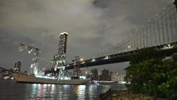Brooklyn Köprüsü’nde Dehşet Veren Çarpışma: Donanma Gemisi Kontrolden Çıktı
