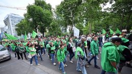 Brüksel’de Binlerce Kişi Sokaklarda: Sosyal Harcamalardaki Kesintiler Protesto Edildi
