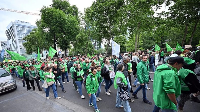 Brüksel’de Binlerce Kişi Sokaklarda: Sosyal Harcamalardaki Kesintiler Protesto Edildi