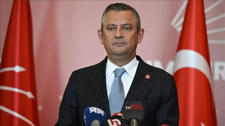 CHP Genel Başkanı Özgür Özel’den Fesih Kararına Yönelik İlk Açıklama: Barışın Yanındayız
